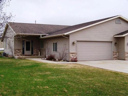 256 Christines Way, Random Lake, WI 53075-1680