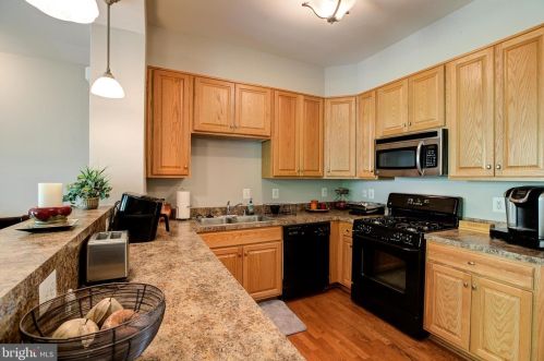 13954 Hollow Wind Way, Woodbridge, VA 22191-6402