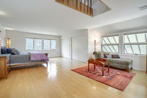 5 Peach Tree Ln, Warwick NY  10990-3133 exterior