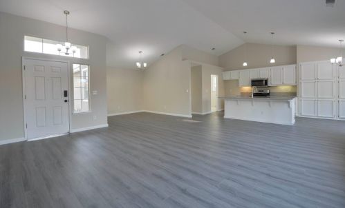 490 Santa Barbara St, Los Banos CA  93635-6324 exterior