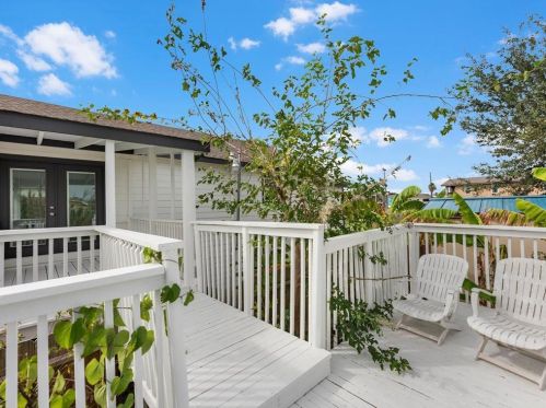 2202 67 St, Galveston TX 77551-1583 exterior