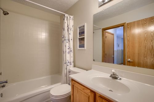 1390 Wild Horse Dr, Darbydale OH  43123-8540 exterior