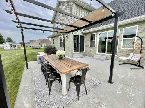 401 Sweetflag Ave, Fond Du Lac WI  54935-1875 exterior