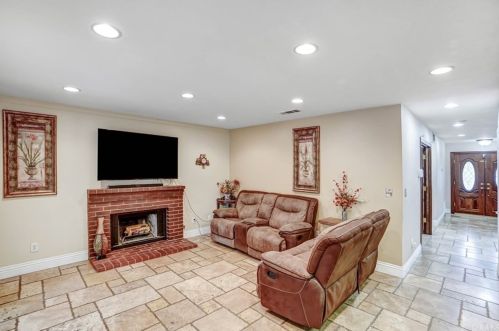 1104 Teakwood Ave, Rialto CA  92376-8754 exterior