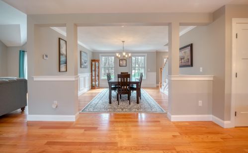 47 Floyd Rd, Derry NH  03038-4712 exterior