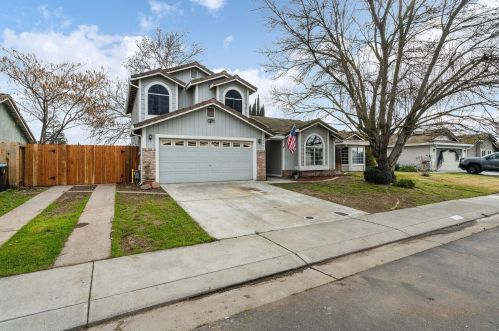 15530 Lottie Way, Lathrop CA  95330-9475 exterior