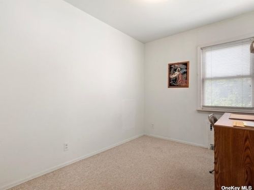 430 Clement Ave, Floral Park NY  11003-2703 exterior