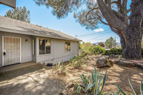 15602 Little Peak Rd, Middletown, CA 95467-8402