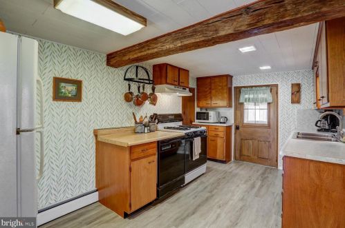 210 Hoernerstown Rd, Hummelstown PA  17036-9503 exterior