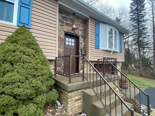 920 Abbott St, Latrobe, PA 15650-2207