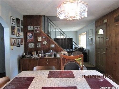157 22nd St, Deer Park, NY 11729-4809