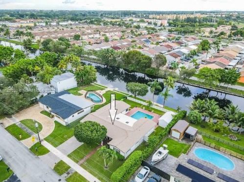 18001 77th Ct, Hialeah, FL 33015-2803