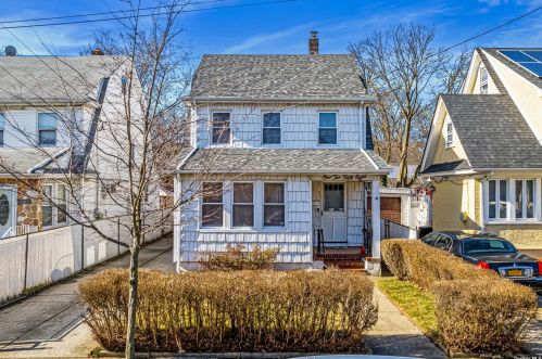 110-58 199th St, Jamaica, NY 11412-2123