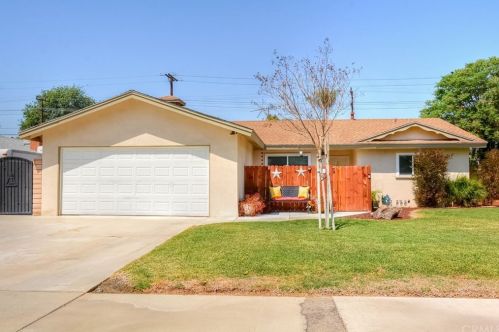 8745 San Vicente Ave, Riverside, CA 92503-2701