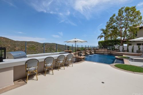 12 Clearview, Newport Beach CA  92657-1518 exterior