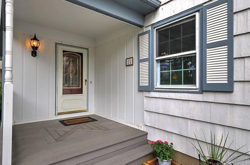 22 Harvest Ln, Milford CT  06461-1705 exterior