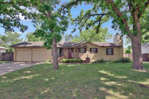 1120 9th St, Newton, KS 67114-1616