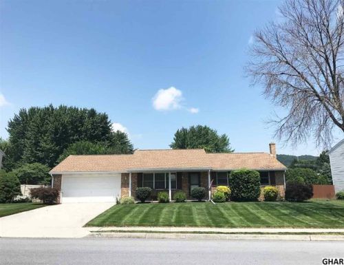 1013 Dogwood Ln, West Enola PA  17025-2040 exterior