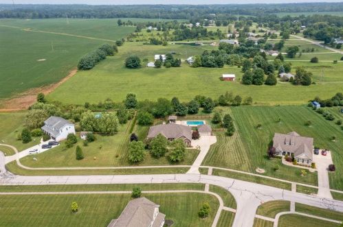112 York Gate Dr, Pataskala, OH 43062-7468