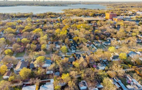 8648 Forest Hills Blvd, Dallas TX  75218-4023 exterior