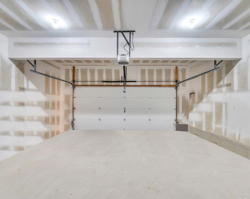 594 Canal Rd, Mount Sinai NY  11766-3307 exterior