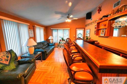 100 Hill Hollow Rd, South Plainfield NJ  07080-1621 exterior