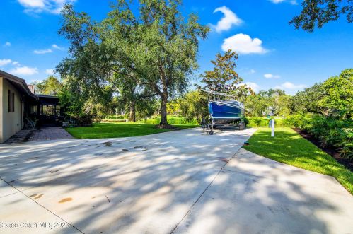 3605 Indian Riv Dr, Cocoa FL 32926-8704 exterior