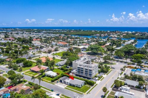 401 12 Ave, Boynton Beach FL  33435-6034 exterior