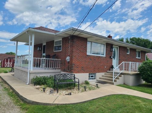 1308 Green St, South Connellsville, PA 15425-2951