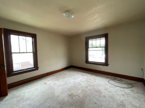 224 Sheridan Ave, New Castle PA  16105-2560 exterior