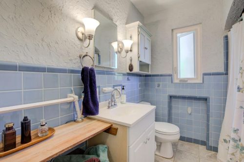 2357 Beechmont Ave, Cincinnati OH 45230-2030 exterior