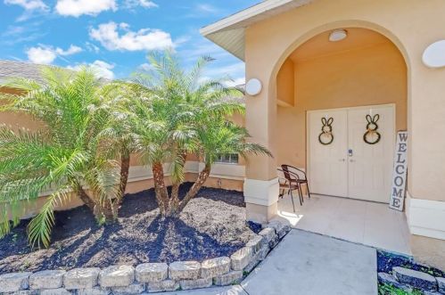4110 18th Ave, Naples, FL 34117-9174