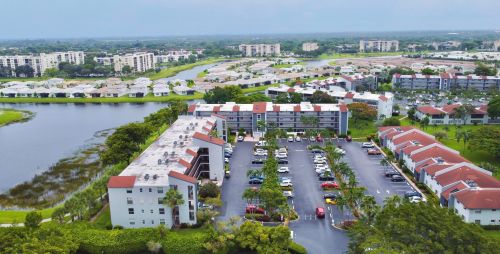 6650 Oriole Blvd, Delray Beach FL  33446-3513 exterior