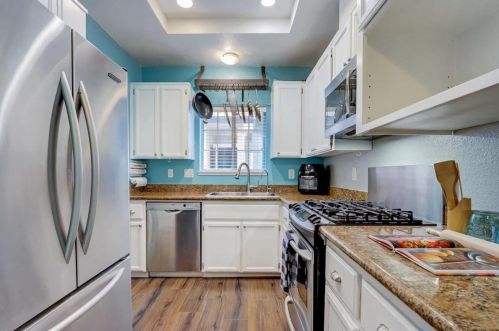 230 Birch Creek Dr, Pleasanton CA  94566-6781 exterior