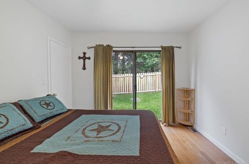 14 Boulder Rdg, Danbury CT  06811-3144 exterior