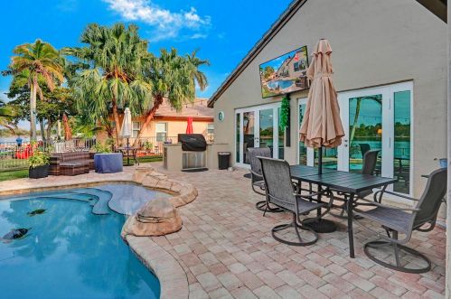 18125 21st St, Hollywood FL  33029-3030 exterior