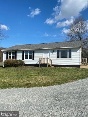 6400 Balls Mill Rd, Midland, VA 22728-9739