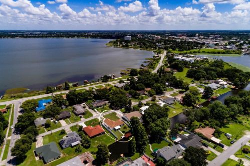 1426 Avenue H, Winter Haven FL  33881-4353 exterior