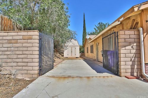 17302 Forest Hills Dr, Victorville CA  92395-4618 exterior
