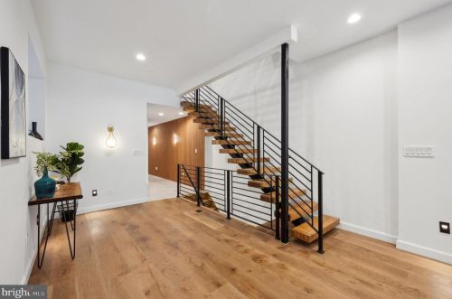 2037 Locust St, Philadelphia PA  19103-5613 exterior