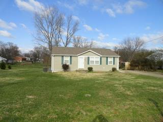 325 Barkwood Dr, Clarksville, TN 37040-6656