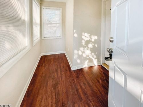 13 Sussex Ave, Morristown, NJ 07960-8667