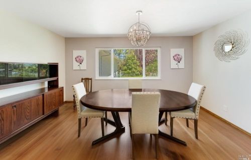 5625 Henning Rd, Sebastopol CA  95472-6332 exterior