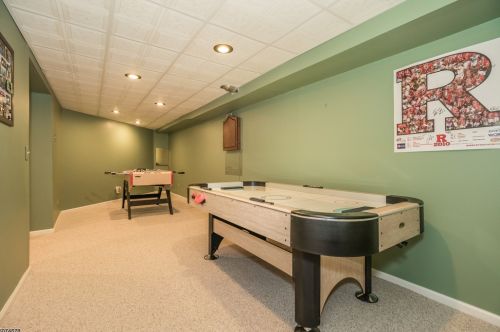 12 Country Meadow Rd, Hackettstown NJ  07840-5205 exterior