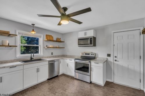 202 Voorhees Cor Rd, Flemington NJ  08822-3351 exterior