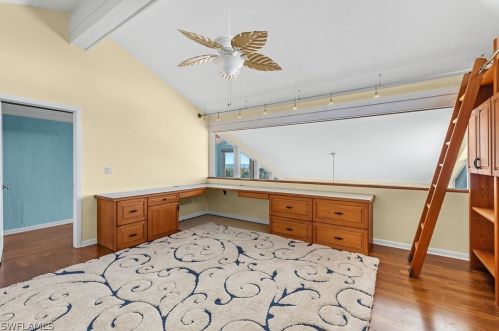 1320 Seaspray Ln, Sanibel FL  33957-2619 exterior