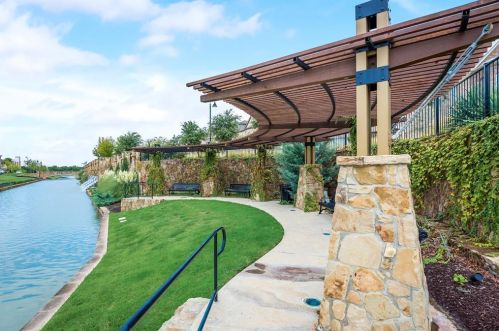 4152 Riverside Dr, Lewisville TX  75028 exterior
