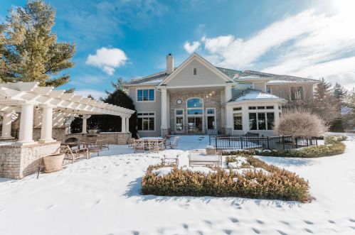 603 Thornbush Cir, Chenequa WI  53029-8648 exterior