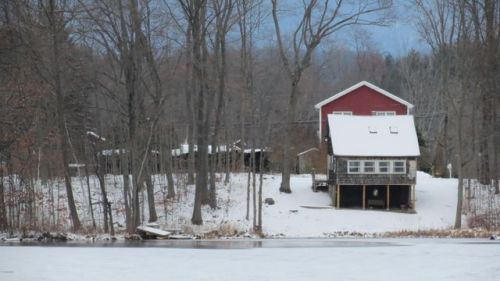 128 Lake Shore Dr, Cheshire, MA 01225-9726