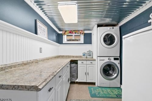 21 Bank St, Manville NJ  08835-2401 exterior